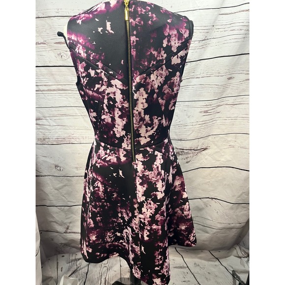 Jennifer Lopez Women's Floral Print Black Purple Fit Flare Dress Size 12 - Picture 3 of 3
